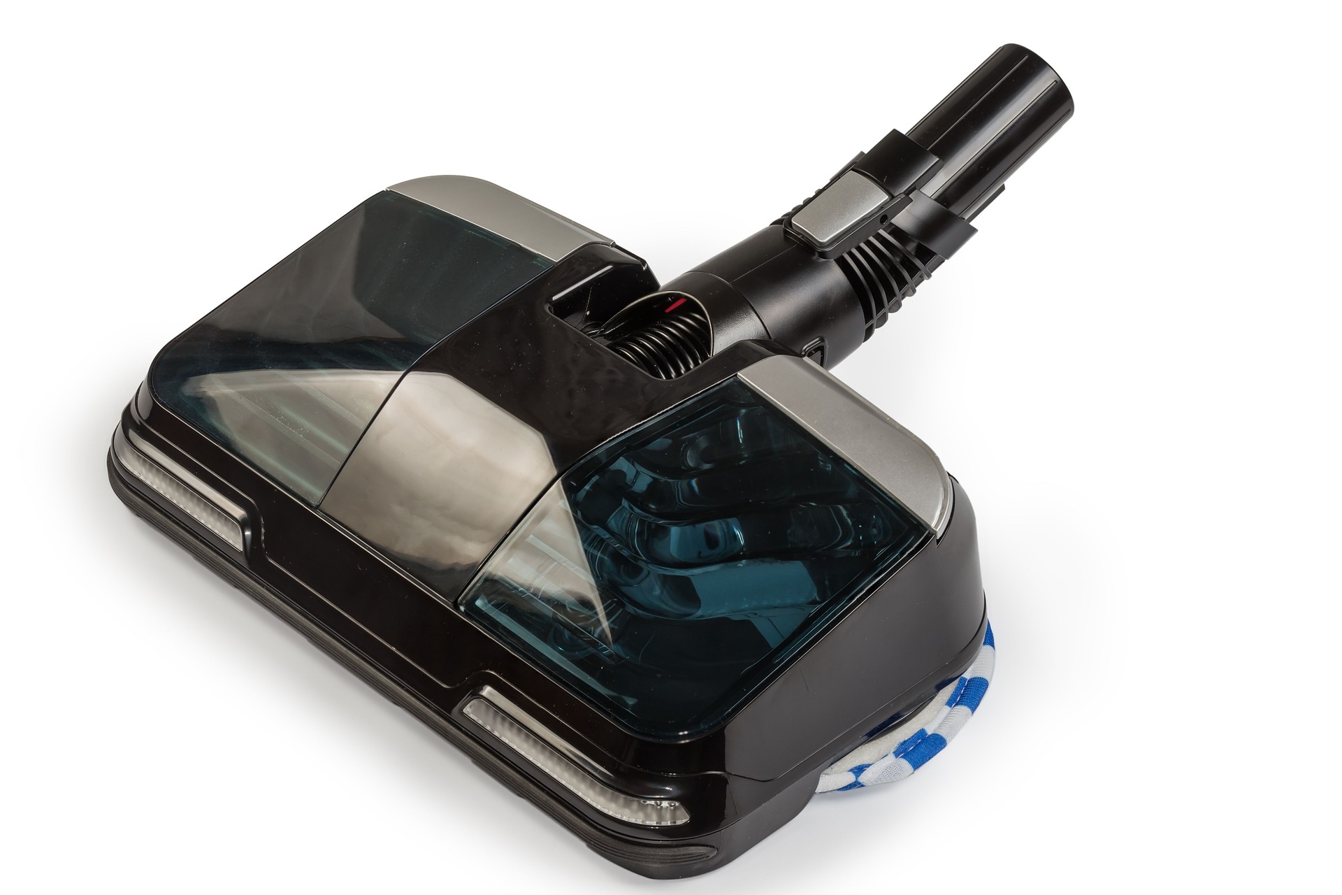 Domestic vacuum cleaner attachment for wet cleaning of hard floor